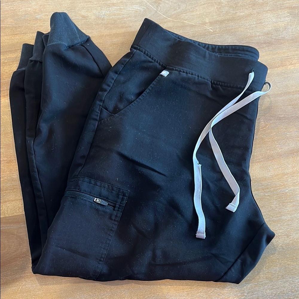 Figs Zamora XL petite high rise Black Jogger Scrub pants